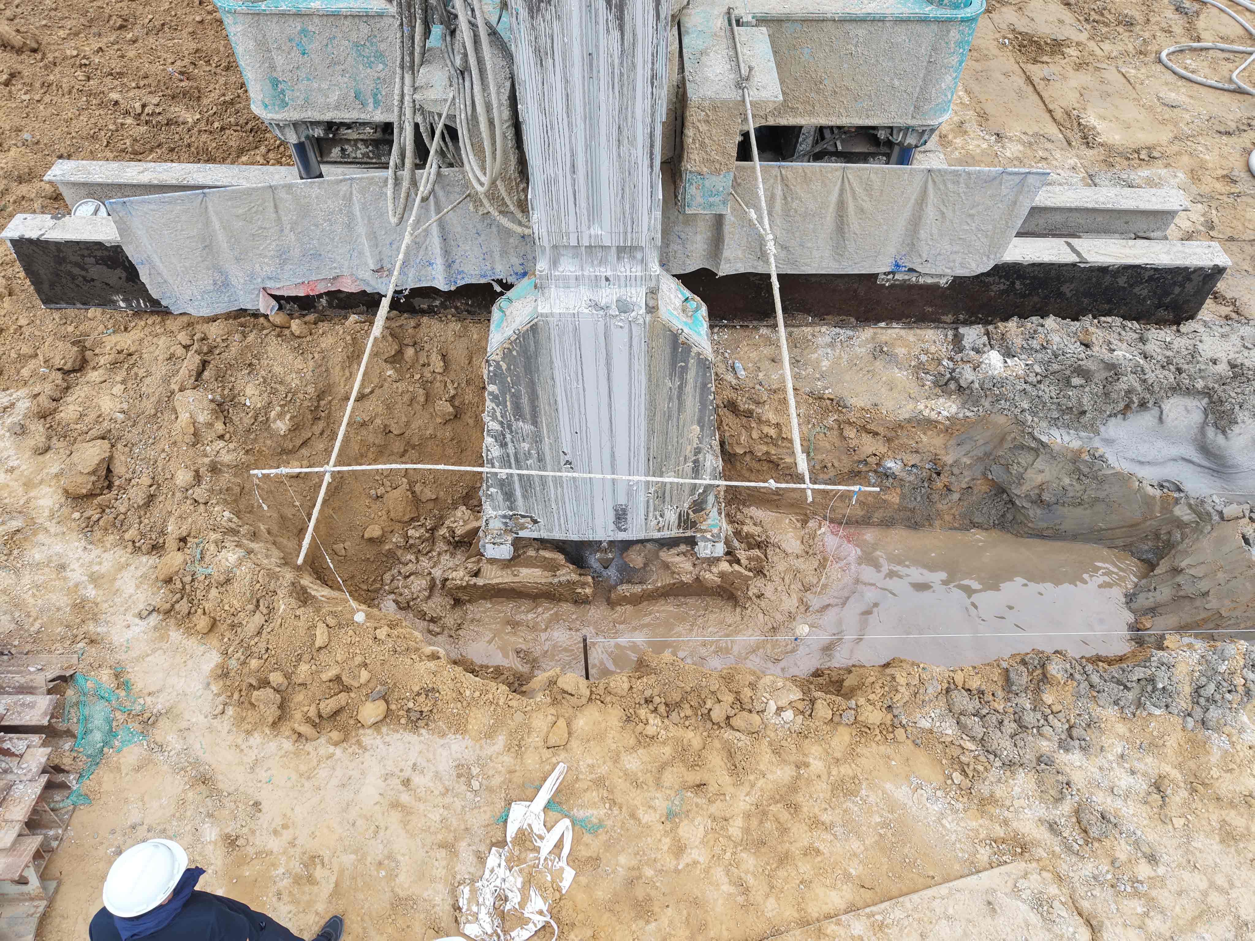 MS系列双轮搅拌钻机高效助建医学院止水帷幕工程-南能精密制造有限公司(图6)