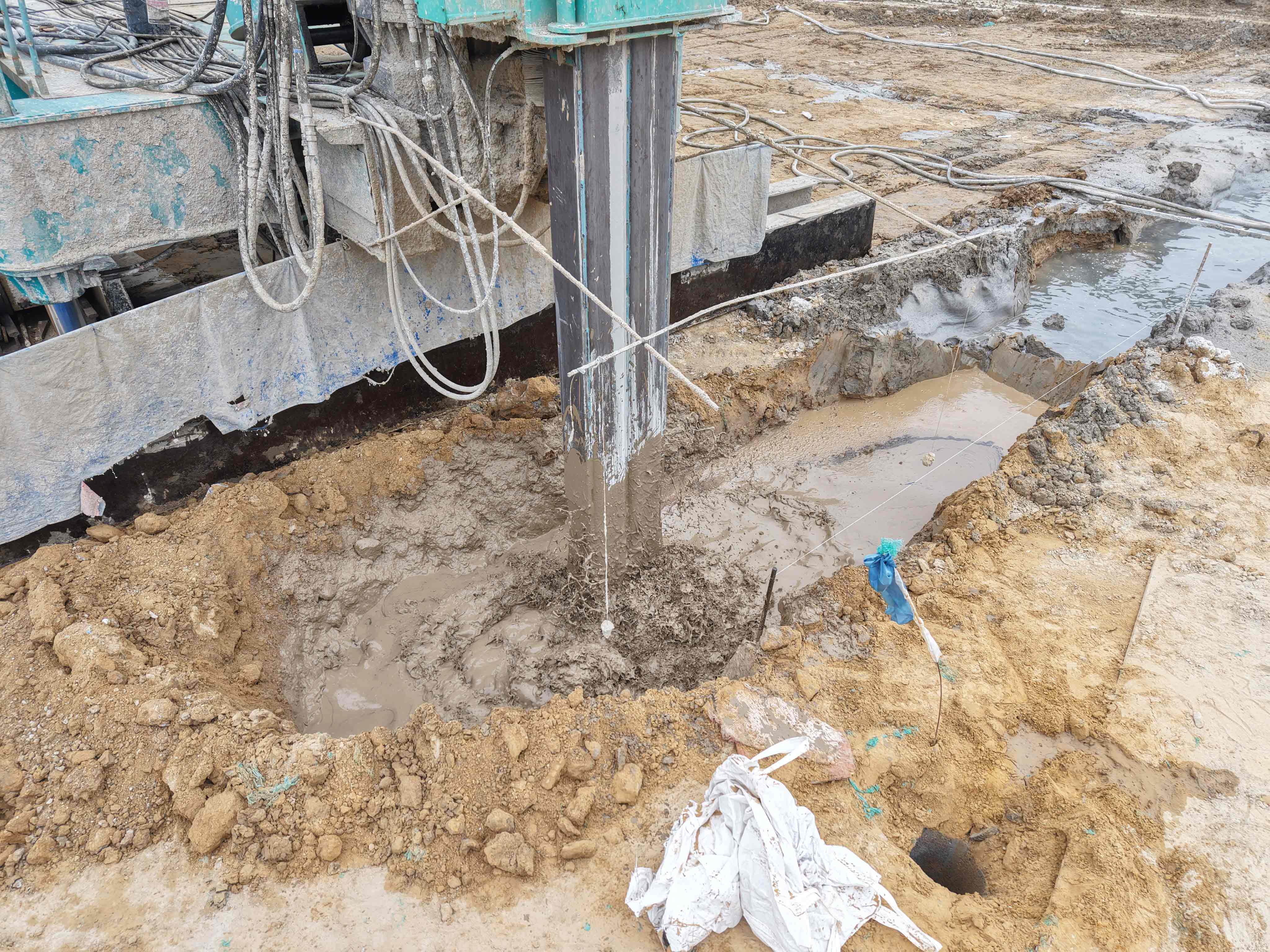 双轮搅拌钻机助力山东重点医疗项目建设地下止水帷幕工程-南能精密制造有限公司(图7)