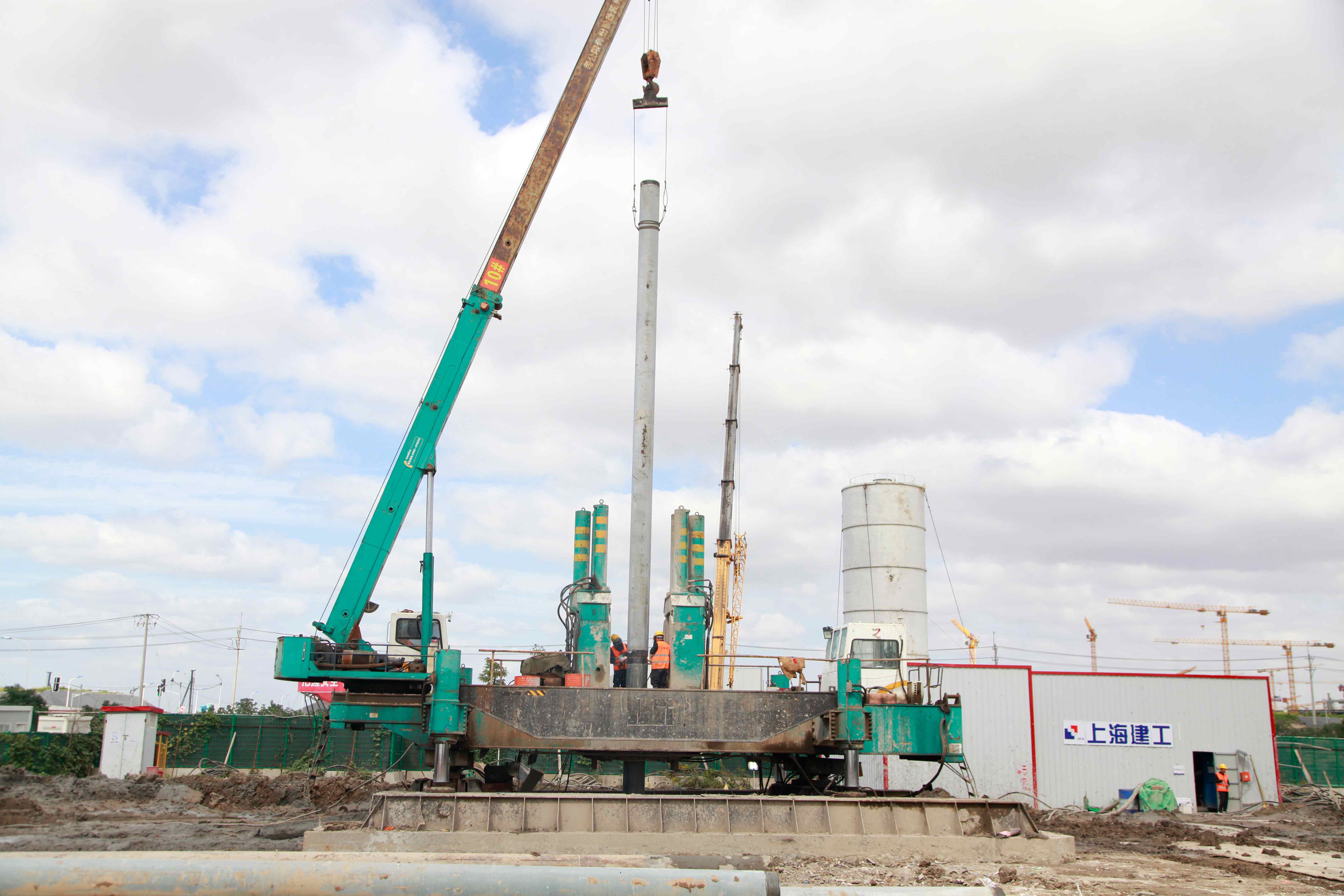 上海浦东机场四期扩建工程能源中心桩基施工全面提速-南能精密制造有限公司(图5) 上海浦东机场四期扩建工程能源中心桩基施工全面提速-南能精密制造有限公司(图5)
