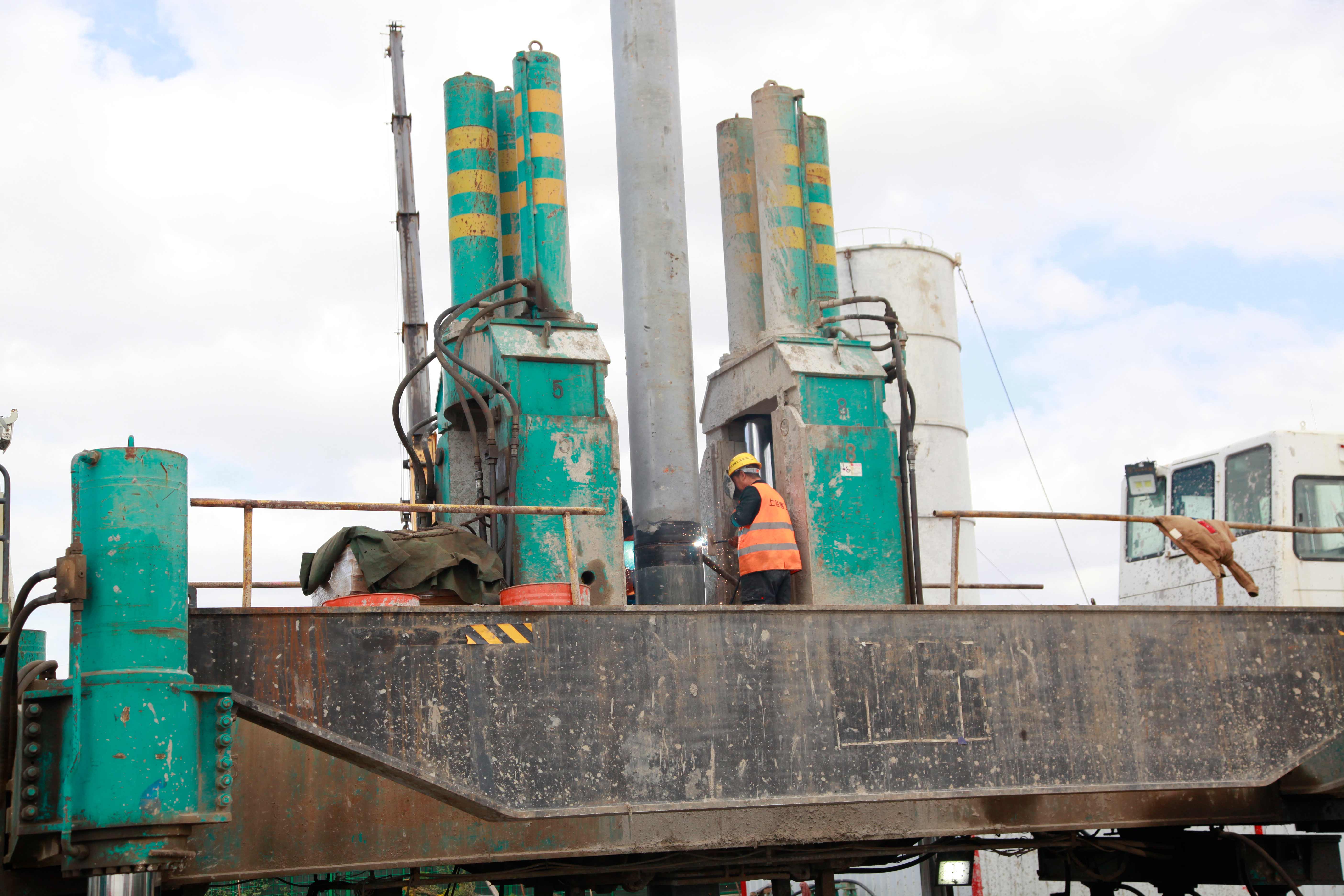 上海浦东机场四期扩建工程能源中心桩基施工全面提速-南能精密制造有限公司(图6) 上海浦东机场四期扩建工程能源中心桩基施工全面提速-南能精密制造有限公司(图6)