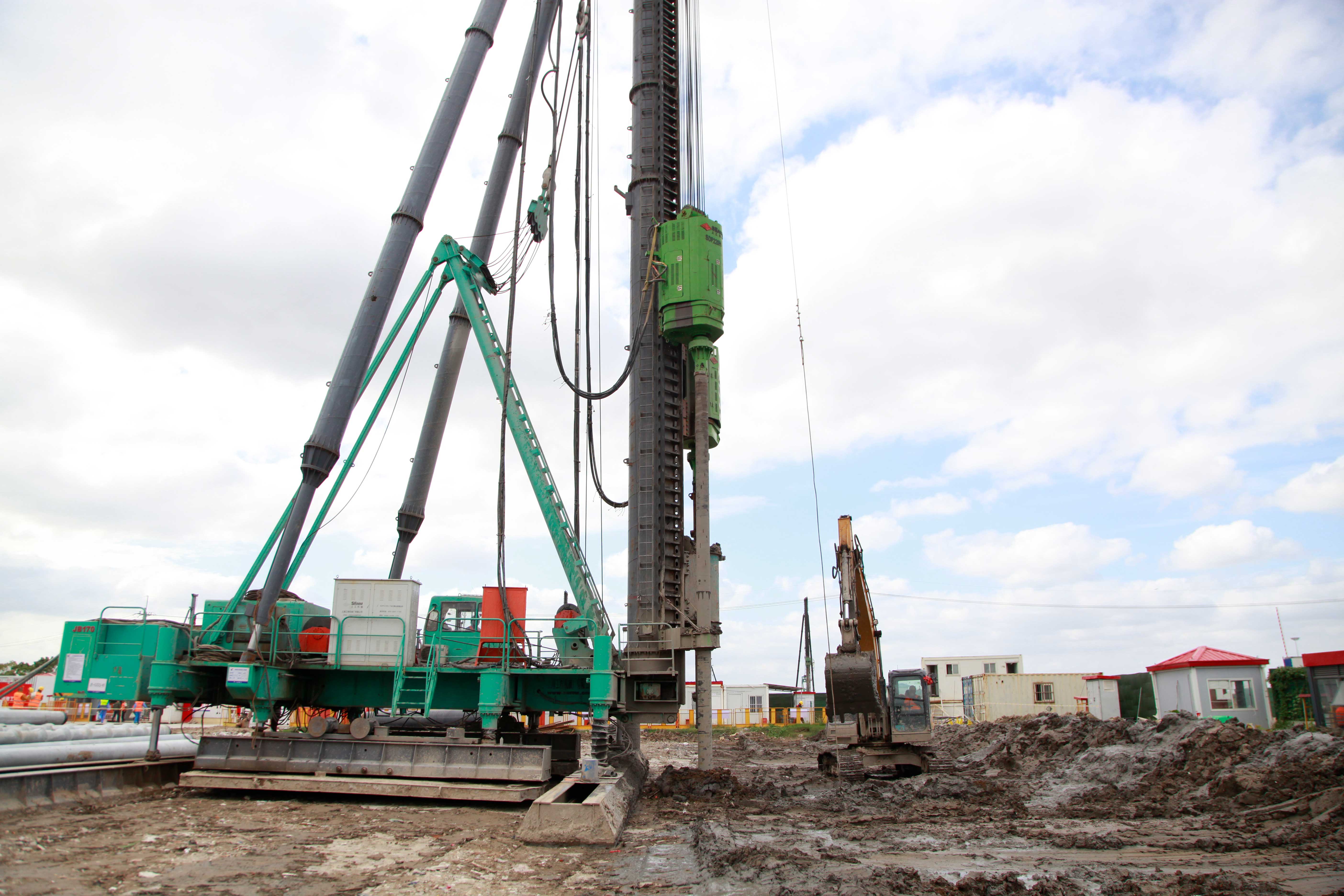 上海浦东机场四期扩建能源中心桩基工程全速推进-南能精密制造有限公司(图3)