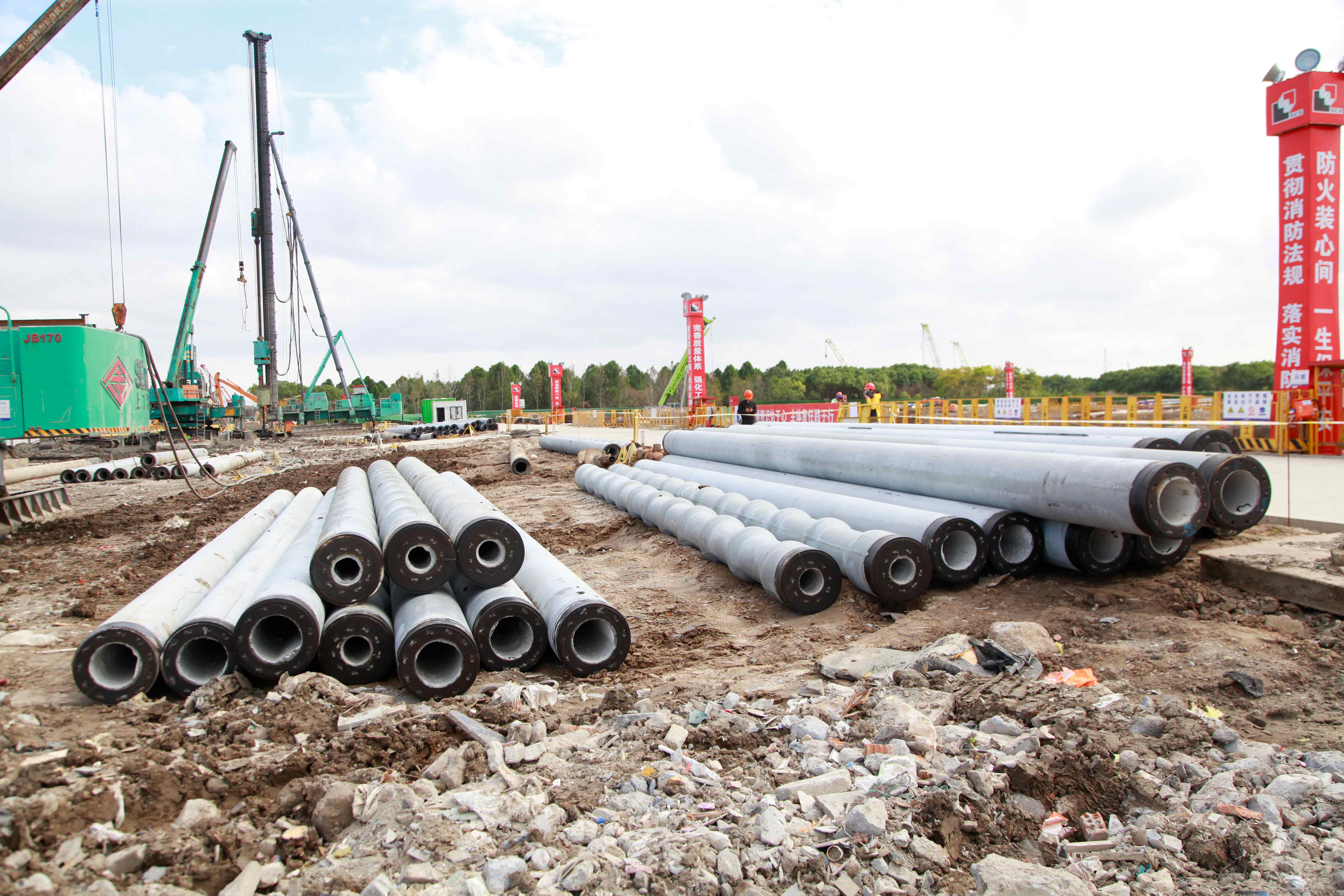 上海浦东机场四期扩建能源中心桩基工程全速推进-南能精密制造有限公司(图4)