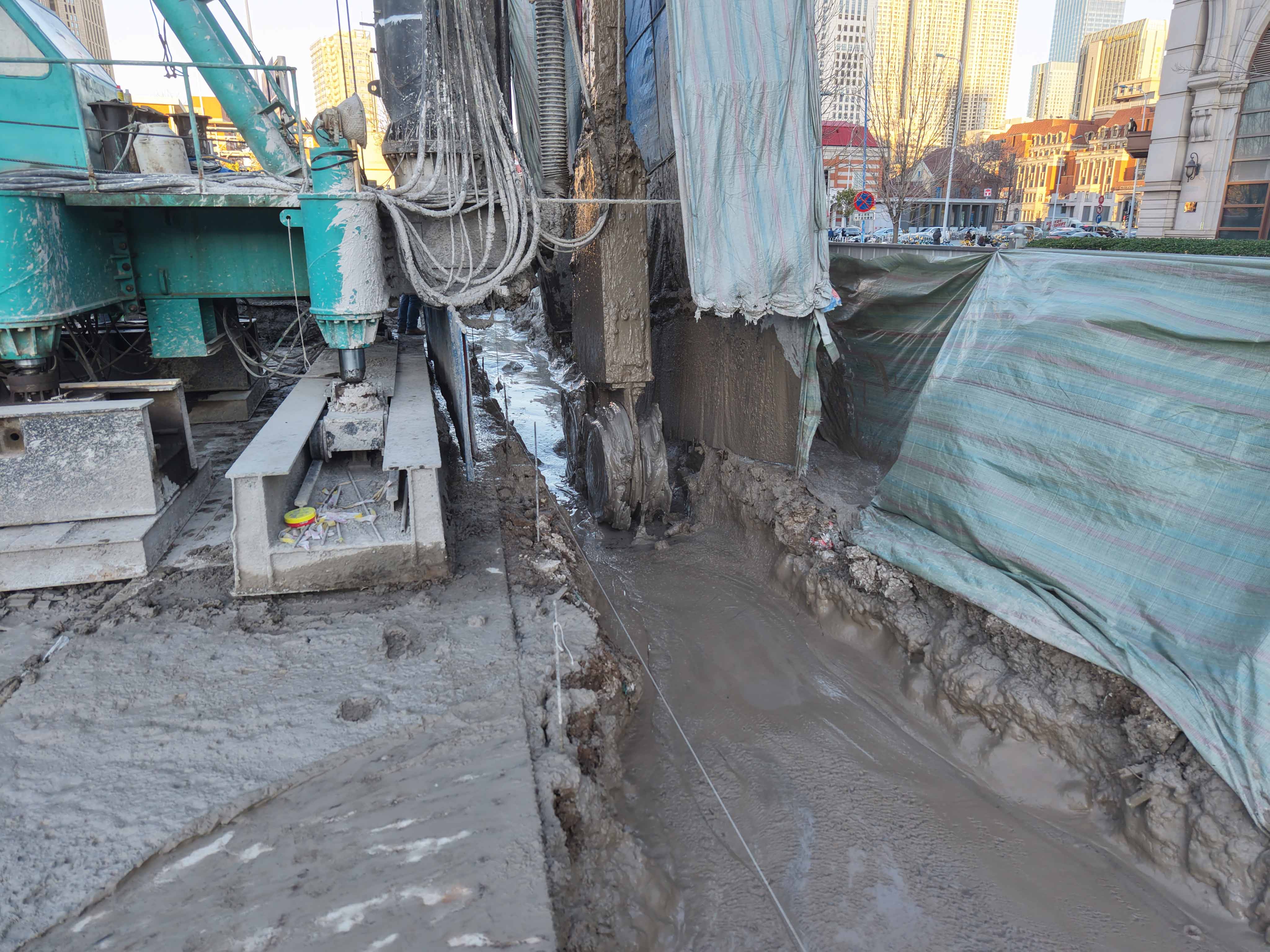 城市核心区地下止水帷幕施工难题破解,双轮搅拌钻机显威力-南能精密制造有限公司(图3) 城市核心区地下止水帷幕施工难题破解,双轮搅拌钻机显威力-南能精密制造有限公司(图3)