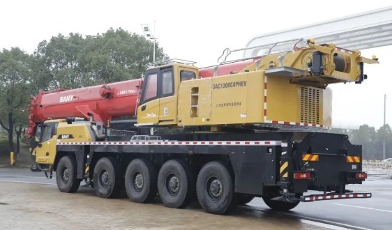 130吨混动起重机年省8万运营成本，新能源重卡节能新标杆-南能精密制造有限公司(图1)