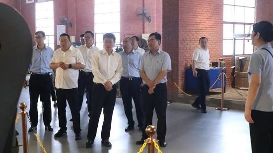 山东临工与江苏集团举行挖掘机交机仪式深化战略合作-南能精密制造有限公司(图4)